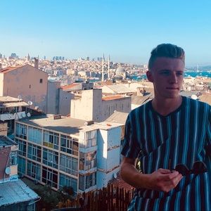 Meet your Posher, Brett